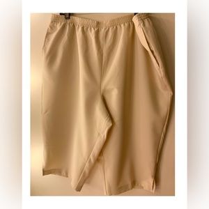 BLAIR Women’s cream capri with elastic waist Size P2XL